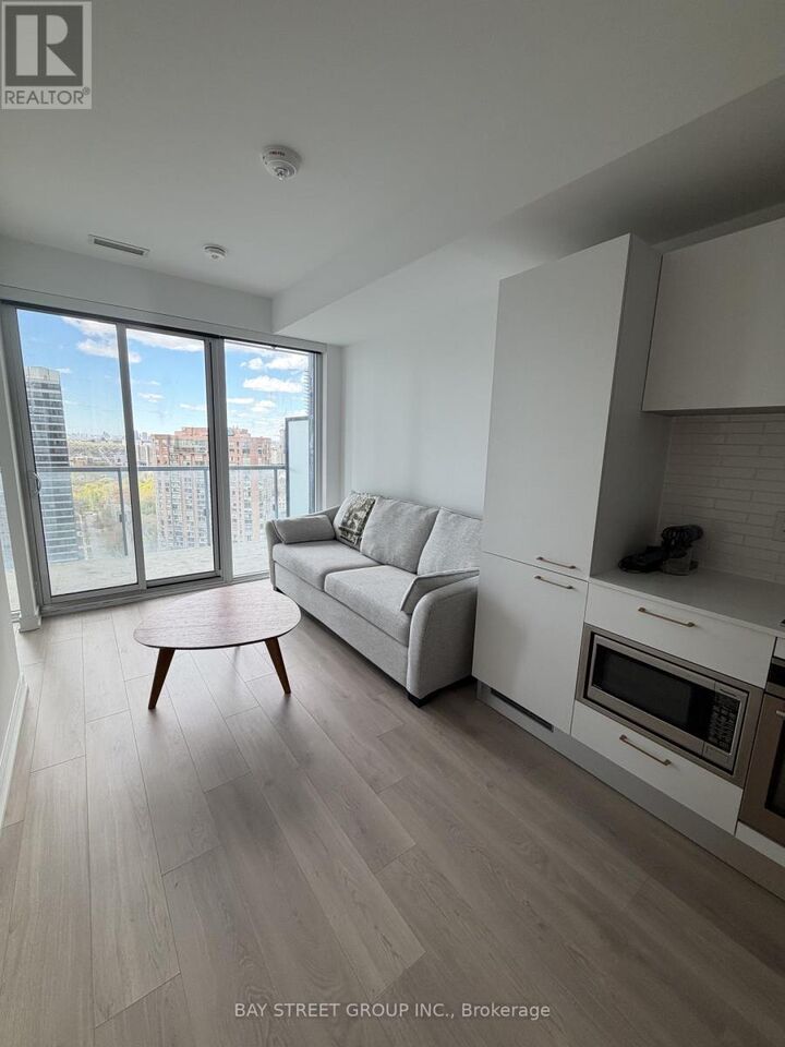 Property Photo:  3 Gloucester Street 3011  ON M4Y 0C6 