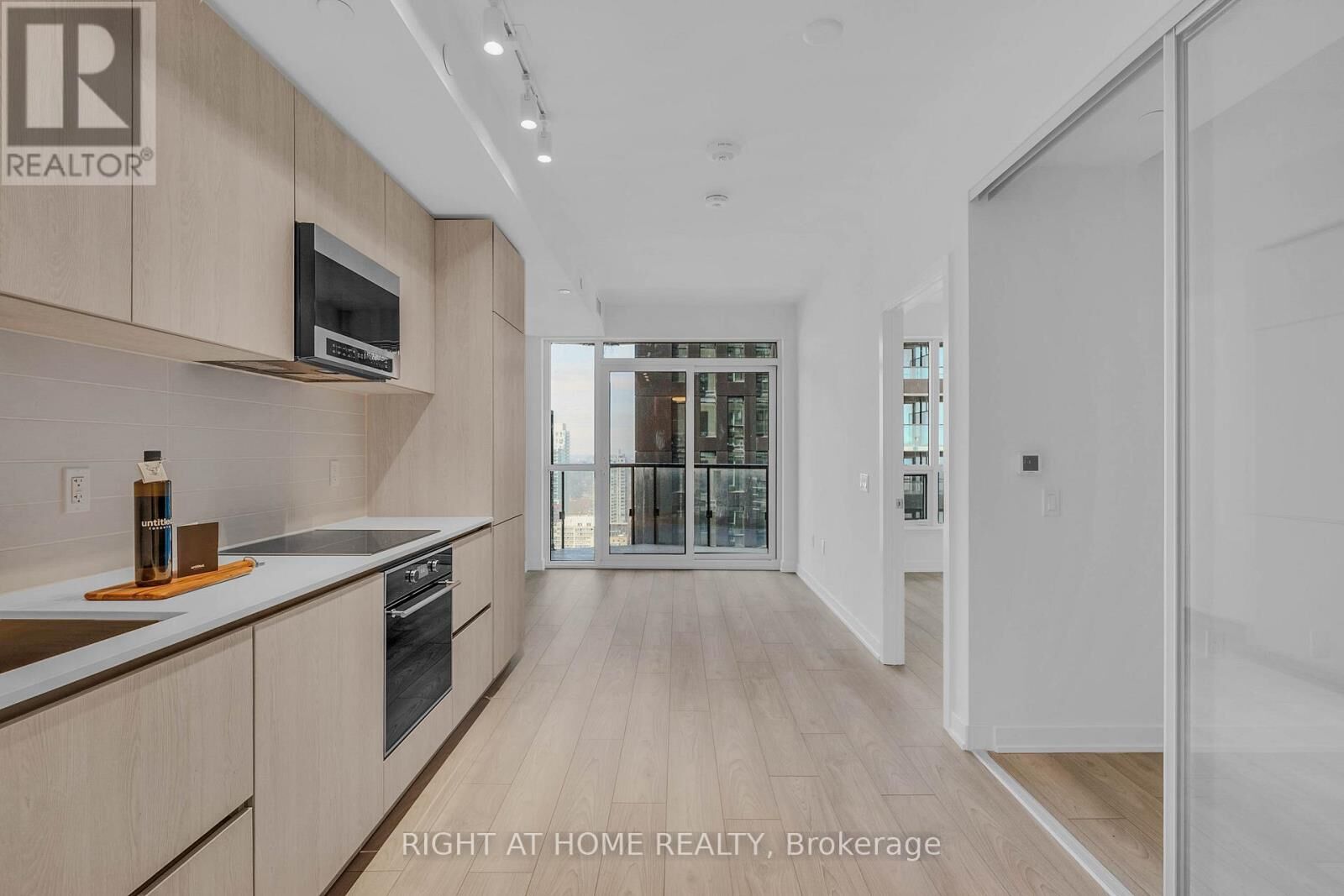 Property Photo:  110 Broadway Avenue 3004S  ON M4P 1V3 