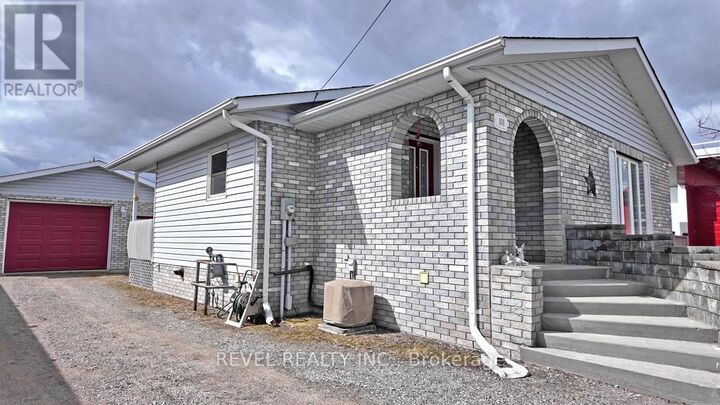 Property Photo:  101 Bloor Avenue  ON P0N 1H0 
