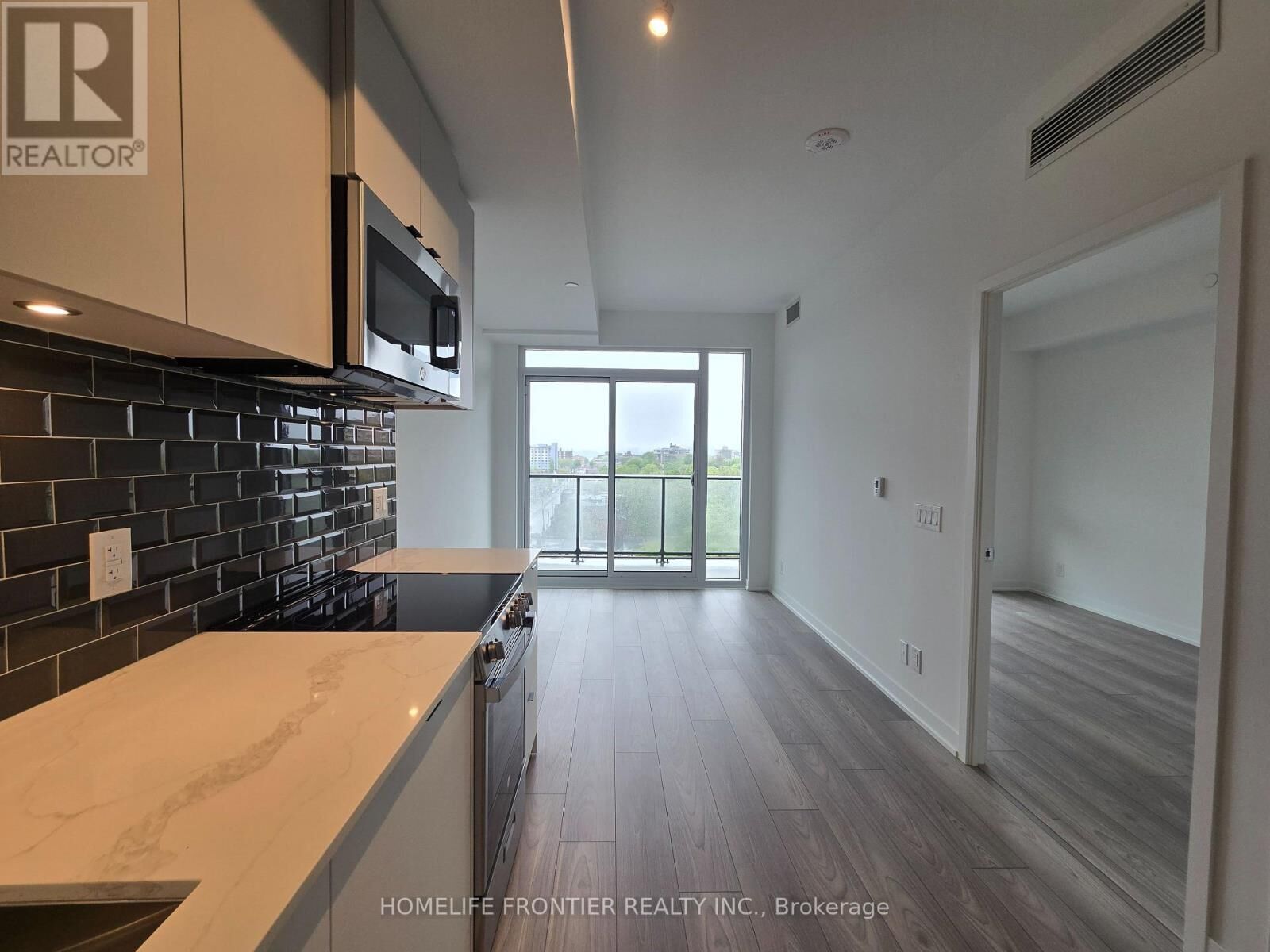 Property Photo:  1182 King Street West 822  ON M6K 1E6 