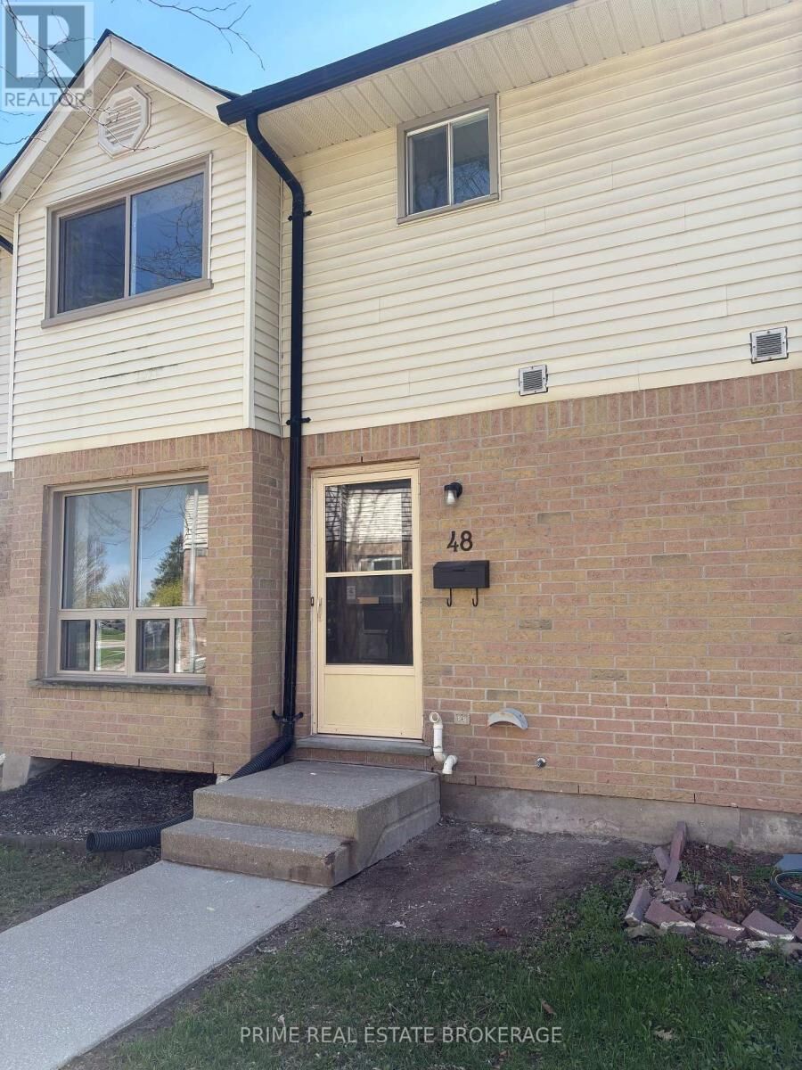 Property Photo:  126 Belmont Drive 48  ON N6J 4W1 