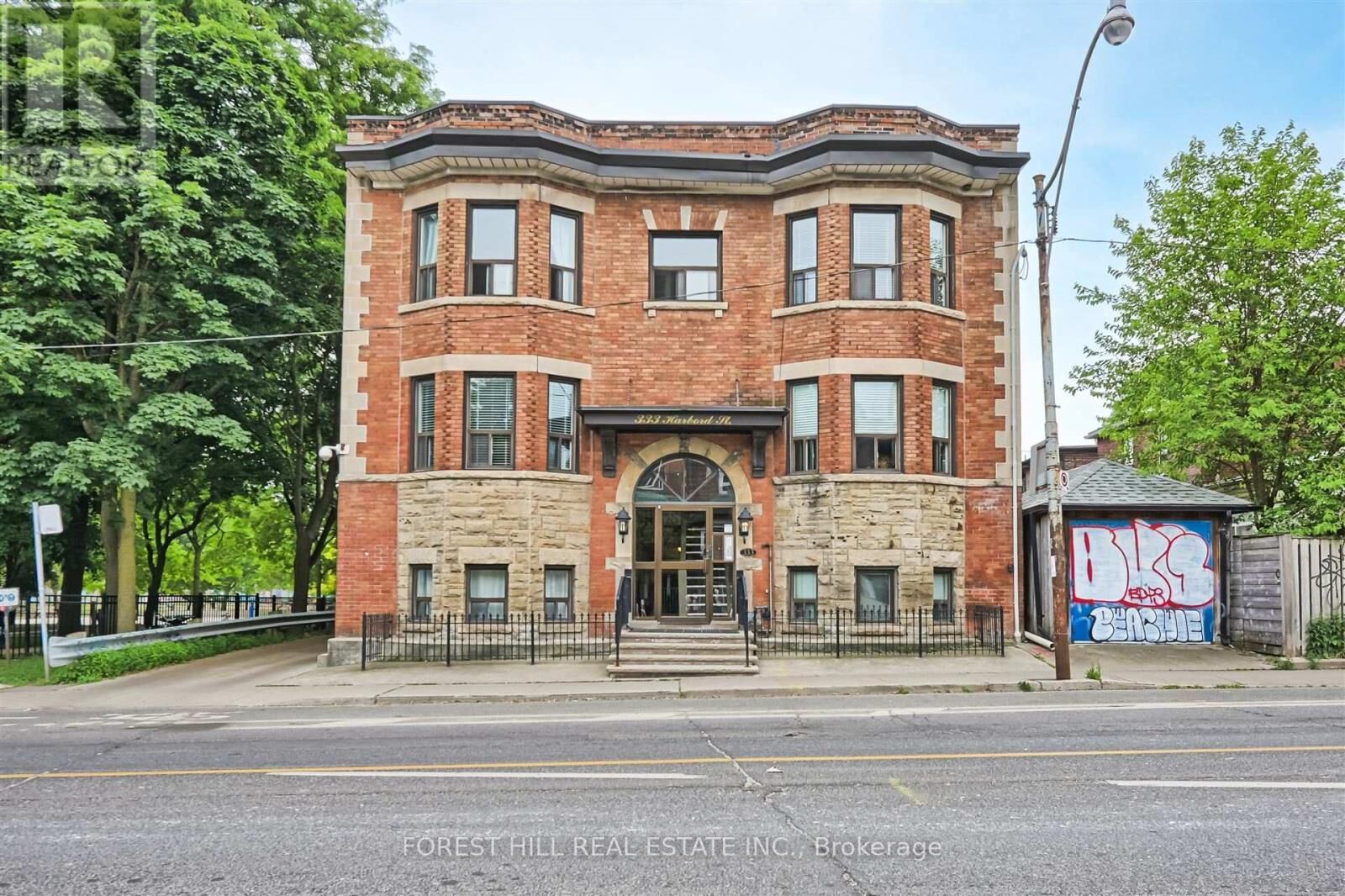 Property Photo:  333 Harbord Street 103  ON M6G 1H3 
