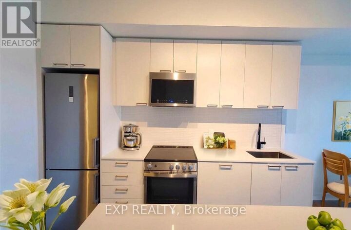 Property Photo:  1808 St Clair Avenue West 305  ON M6N 0C1 