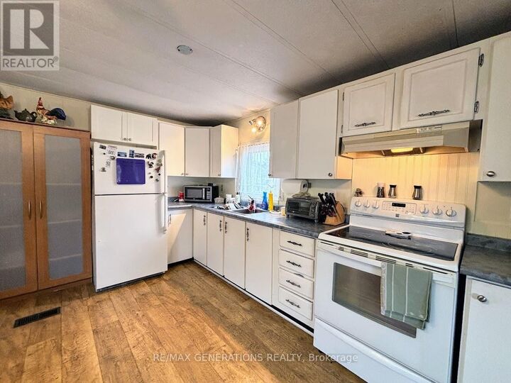 Property Photo: 22 Jackson Crescent ON P0T 2E0