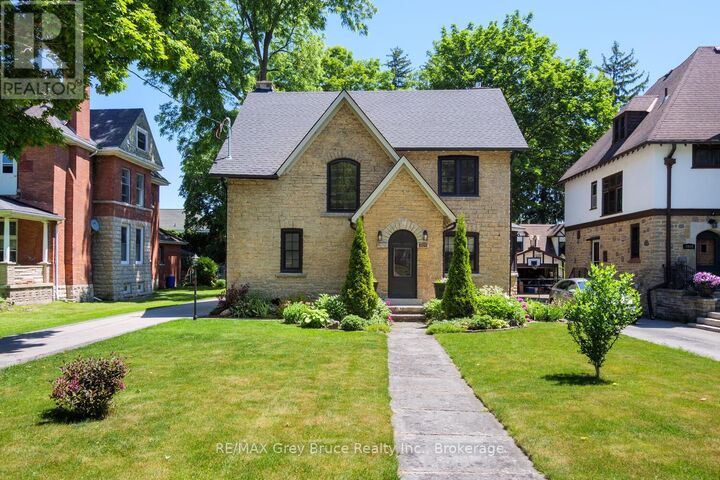Property Photo:  1075 4th Avenue West  ON N4K 4W1 