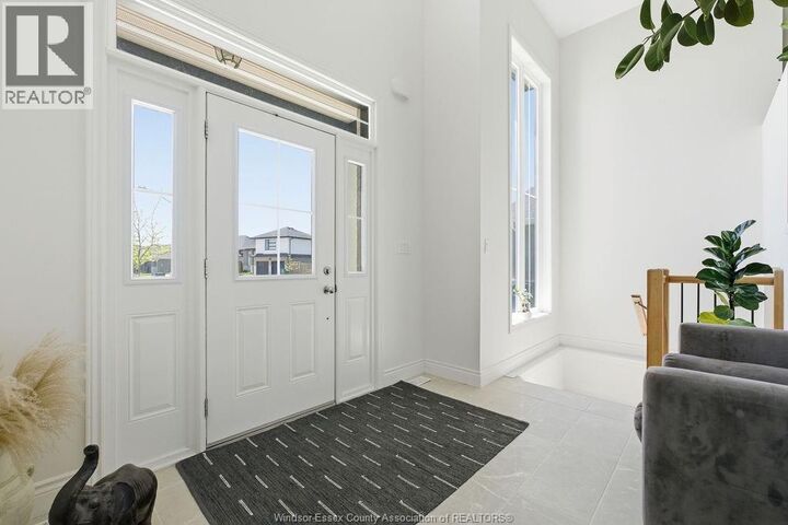 Property Photo:  8 Lundy Street  ON N9V 0G5 