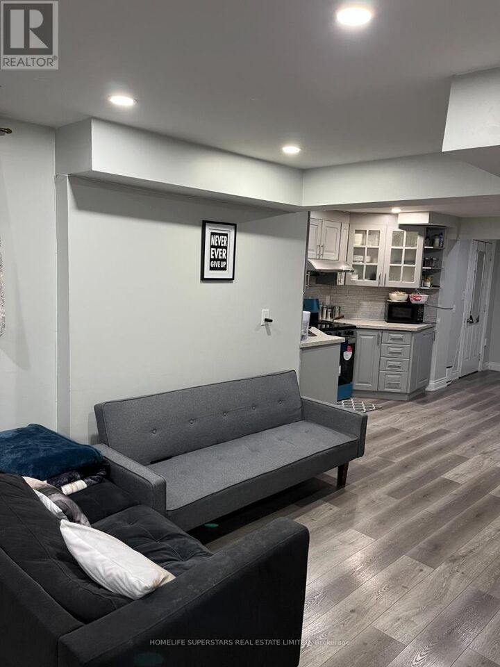 Property Photo:  35 Wardenwood Drive  ON L6R 3W4 