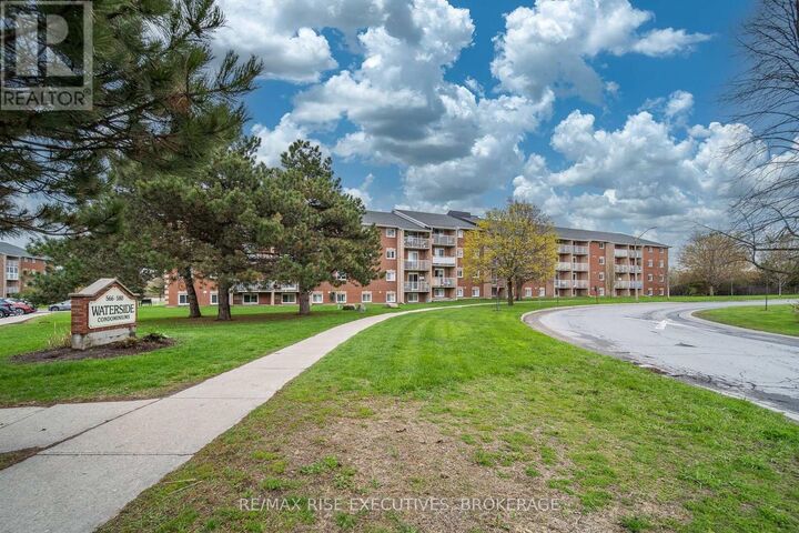 Property Photo:  566 Armstrong Road 214  ON K7M 8M2 