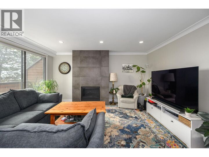 Property Photo:  3201 Lonsdale Avenue  BC V7N 4G8 