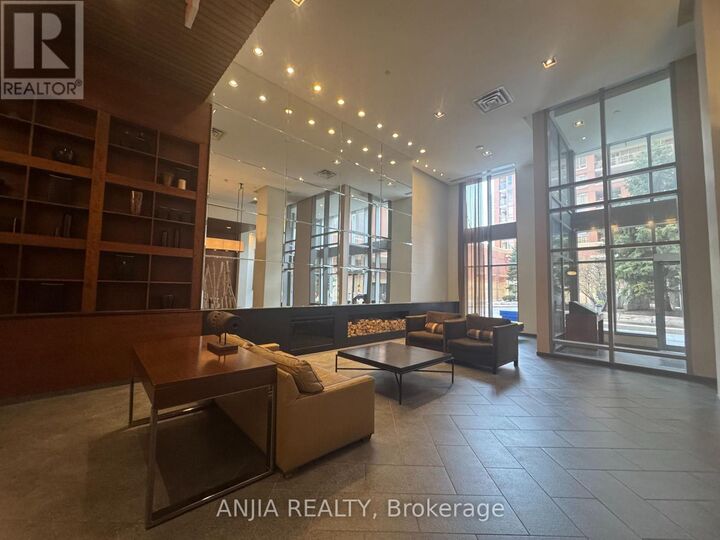 Property Photo:  4090 Living Arts Drive 1901  ON L5B 4M8 