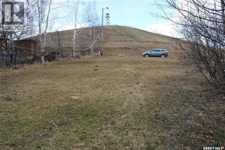 Property Photo:  631 Jeanne Crescent  SK S0M 1L0 