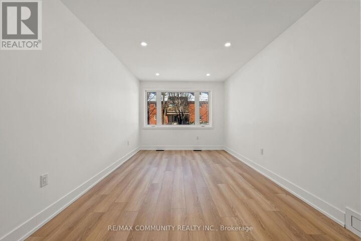 Property Photo:  340 Albany Avenue  ON M5R 3C9 
