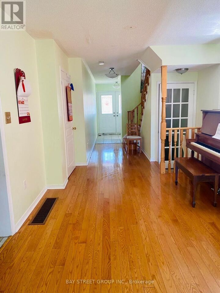 Property Photo:  10 Cobblehill Court  ON L6C 3E9 