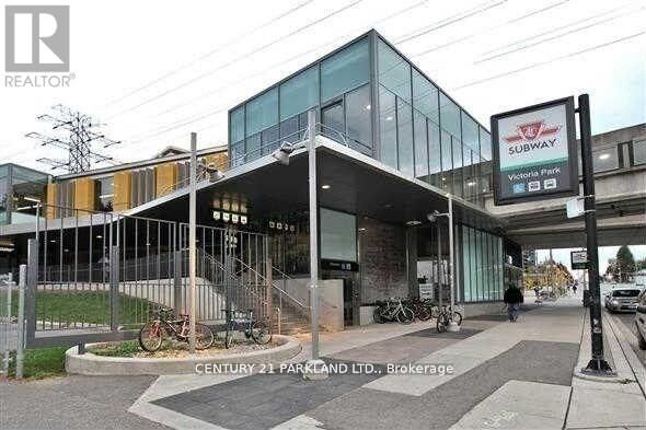 Photo de la propriété: 5 Massey Square #215 ON M4C 5L6