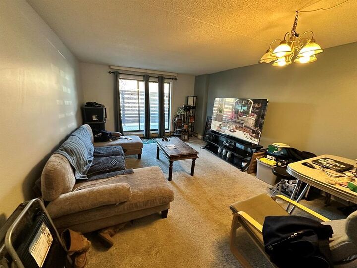 Property Photo:  77 Edmonton Street  MB R3C 4H8 