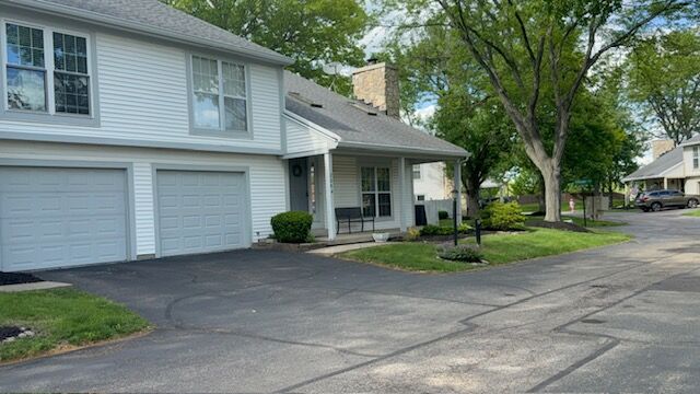 Property Photo:  2094 Foxknoll Drive  OH 45458 