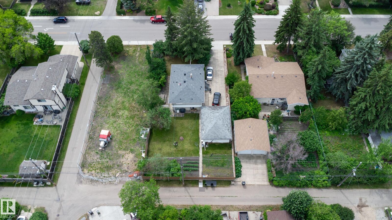 Property Photo:  8316 73 Avenue NW  AB T6C 0E2 