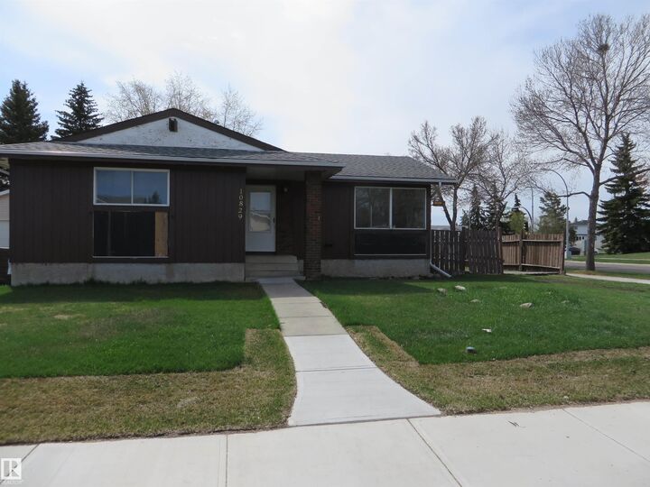 Property Photo:  10829 167A Avenue NW  AB T5K 2Y9 