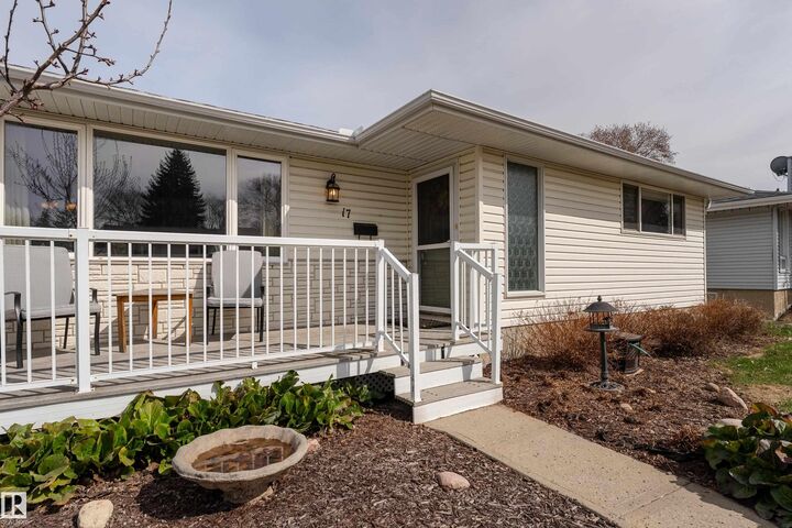 Property Photo:  17 Meredian Road  AB T8A 0N5 