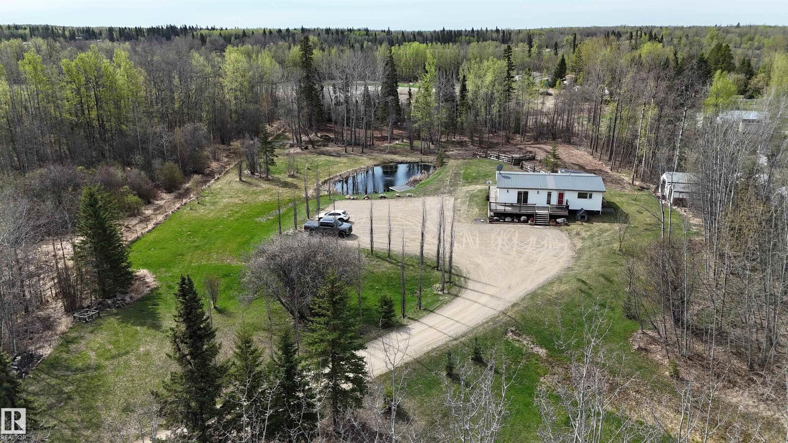 Property Photo:  53426 Rge Road 41 55  AB T0E 0J0 
