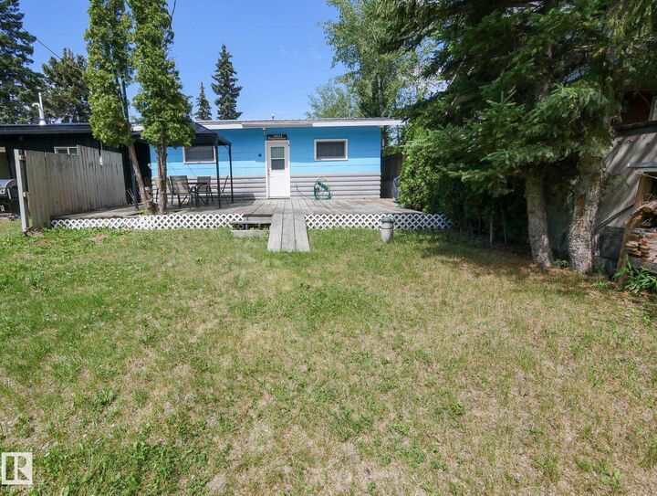 Property Photo:  1013A 1 Ave Mameo Beach  AB T0C 1H0 