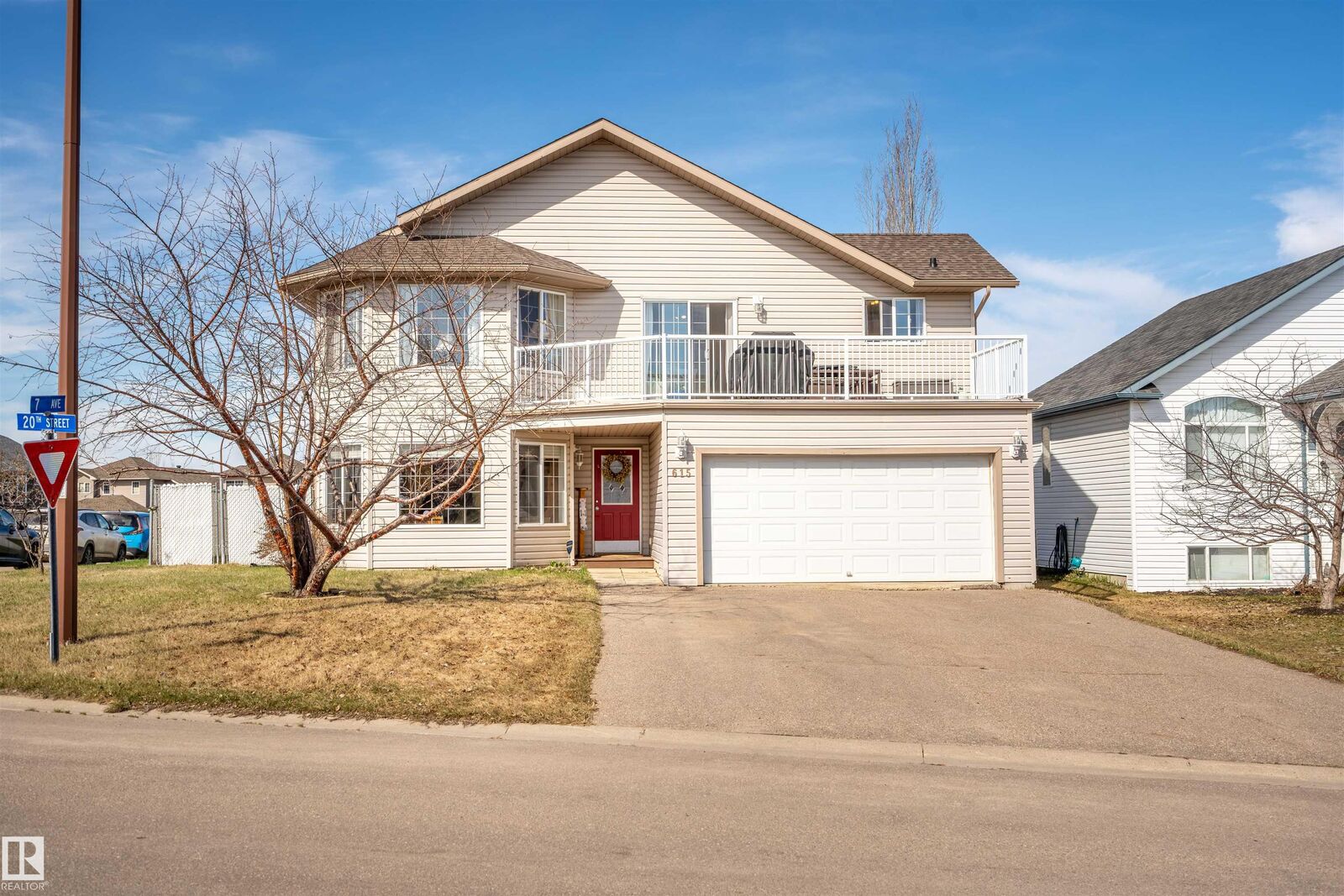 Property Photo:  615 20 Street  AB T9M 2B7 