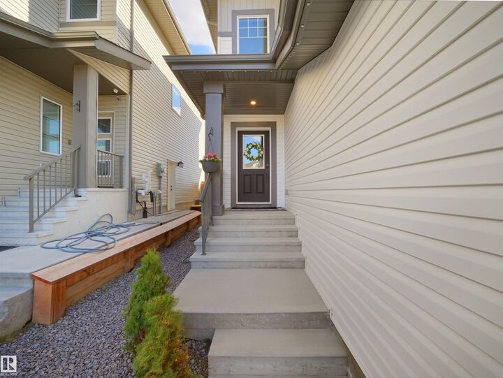 Property Photo:  821 Morris Avenue  AB T9E 1E9 