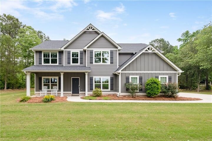 Property Photo: 719 Fairview Road GA 30205