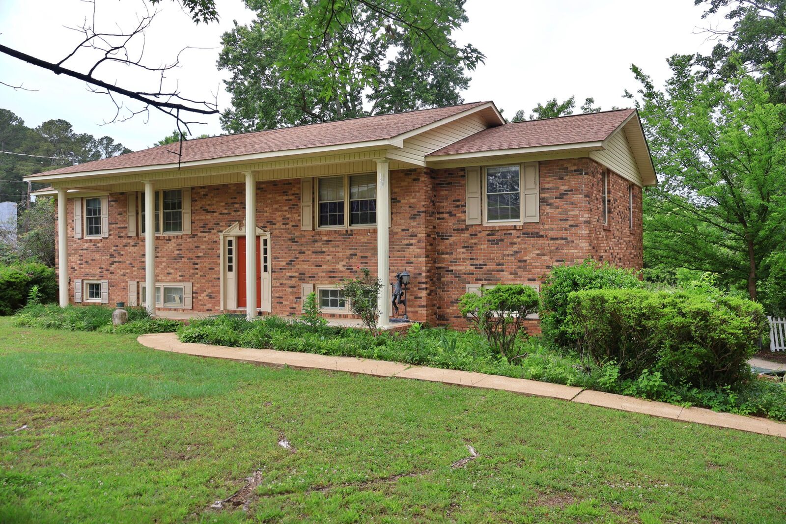 Property Photo:  2912 Hillcrest Drive  AL 35769 