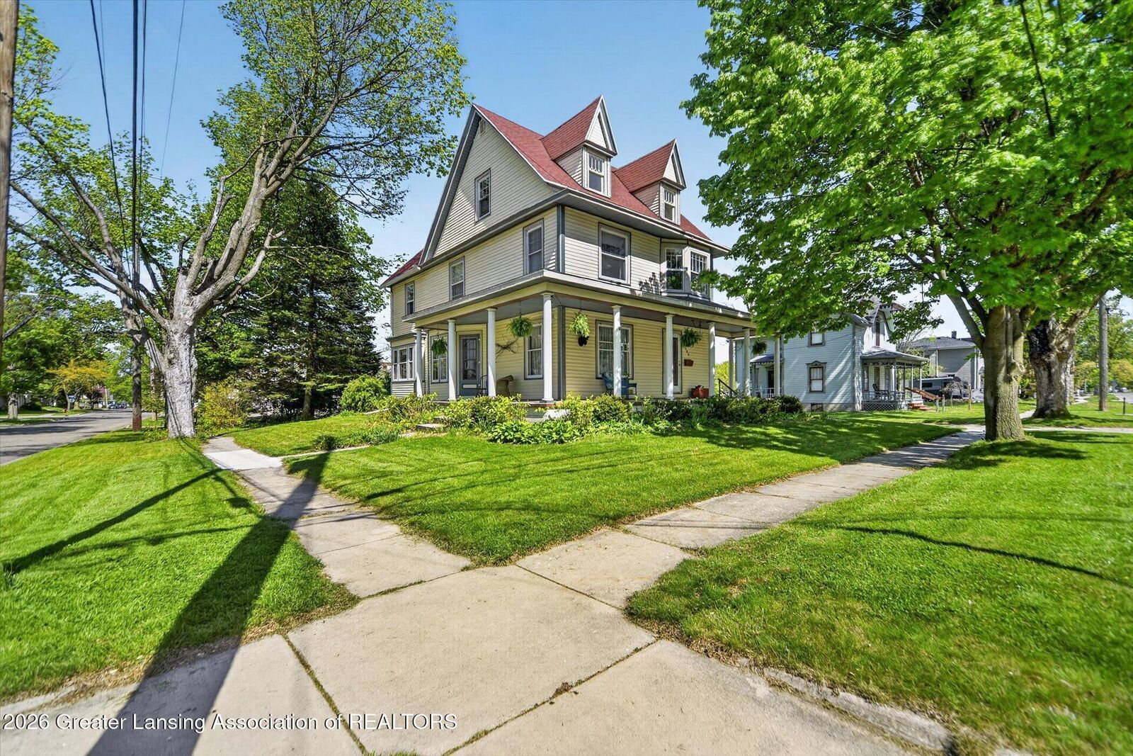 Property Photo:  124 W Lincoln Street  MI 48837 