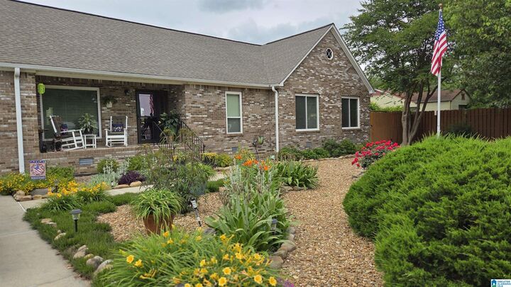 Property Photo:  413 Glenport Avenue  AL 35905 
