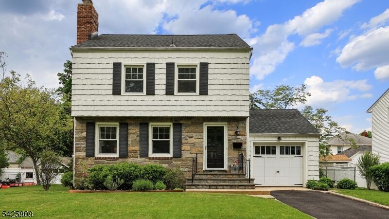 Property Photo:  9 Hawthorne St  NJ 07016 