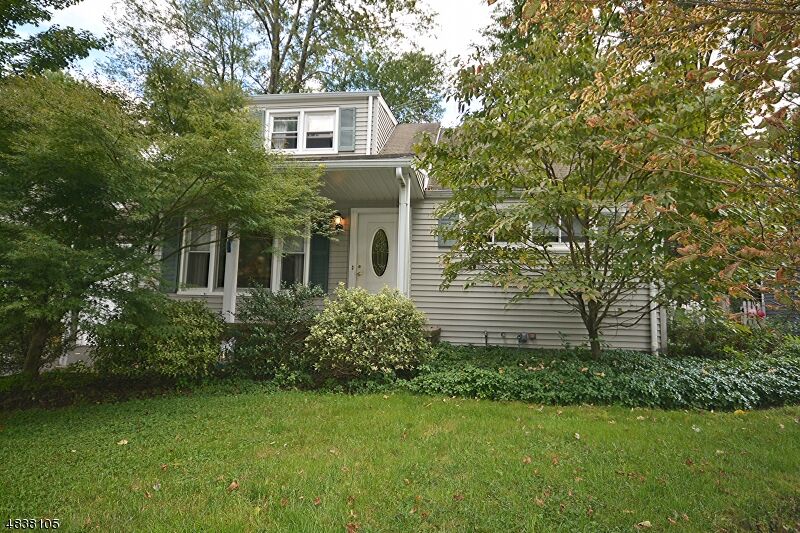 Property Photo:  64 Fairview Ave  NJ 07974 