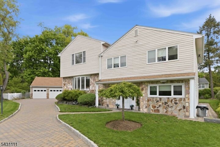 Property Photo:  7 Keith Pl  NJ 07452 
