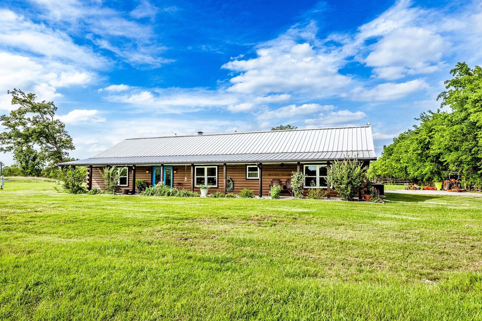 Property Photo:  888 Tafelski Road  TX 77358 