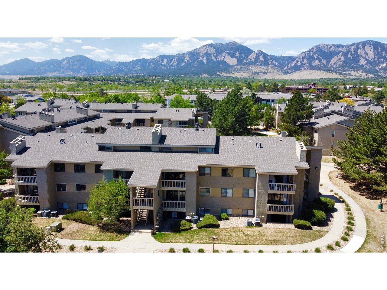 Property Photo:  40 S Boulder Cir 40-4034  CO 80303 