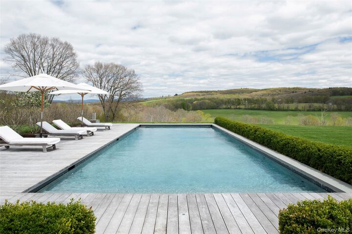 Property Photo:  506 Silvernails Road  NY 12567 