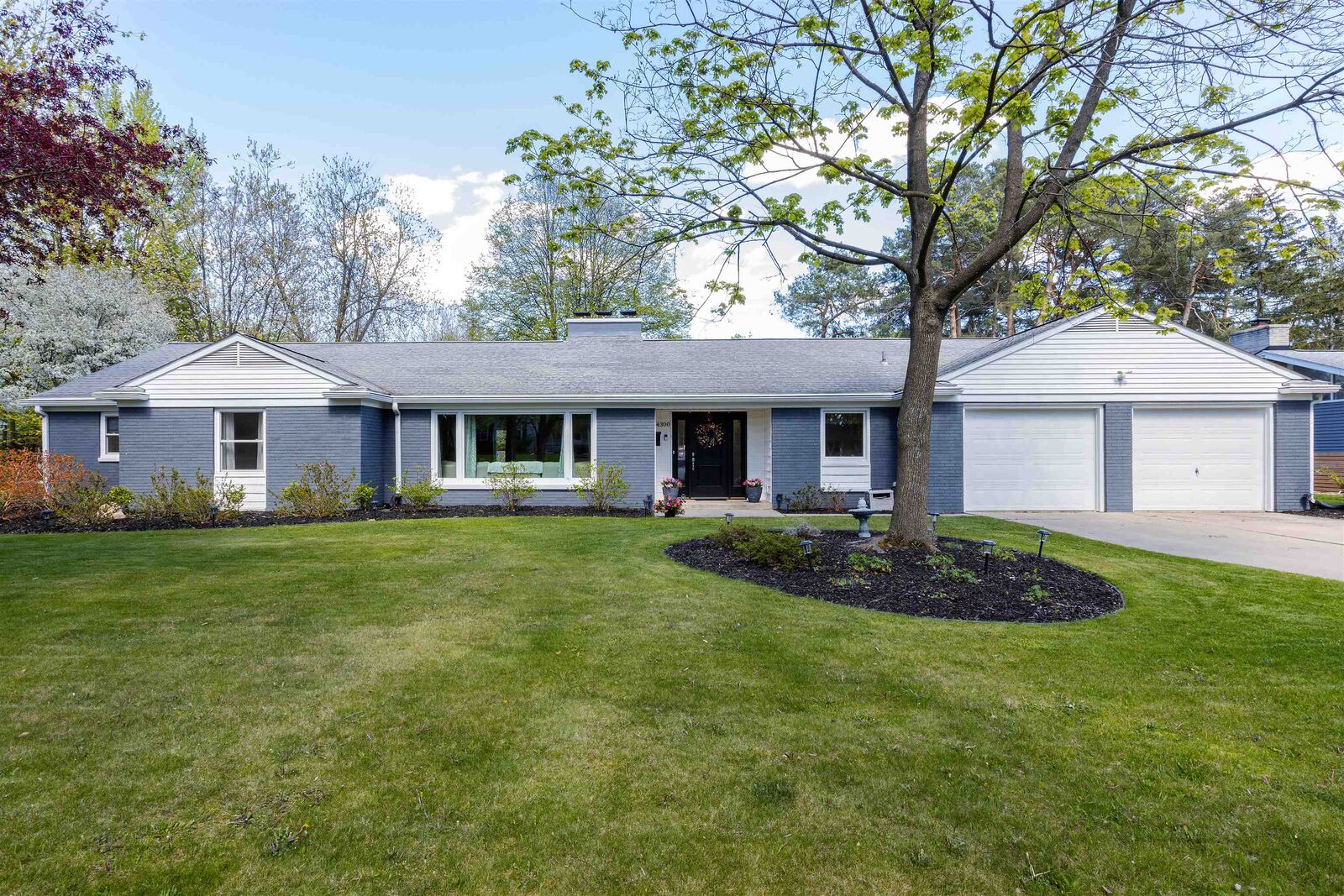 Property Photo:  4300 Castle  MI 48640 
