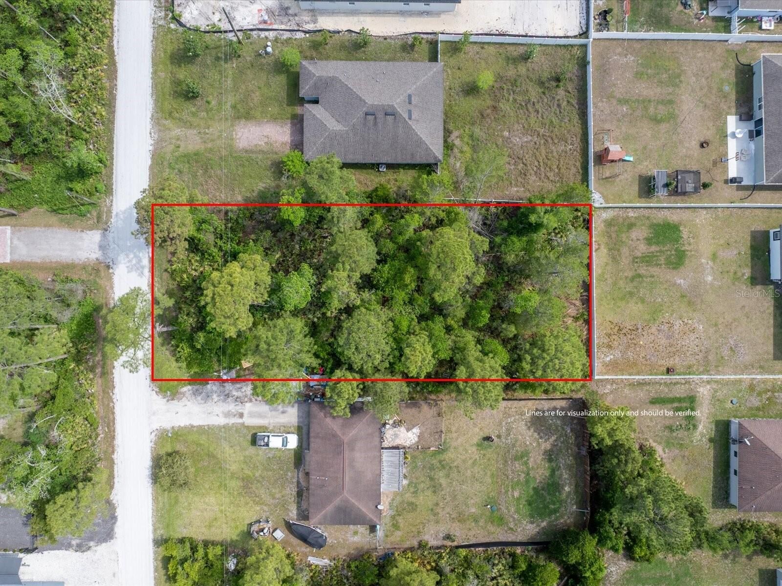 Property Photo:  1340 East Parkway  FL 32724 