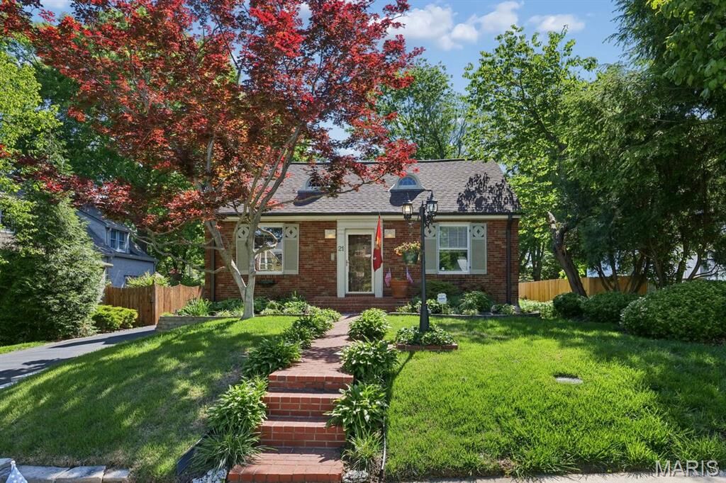 Property Photo:  21 S Moreland Avenue  MO 63122 
