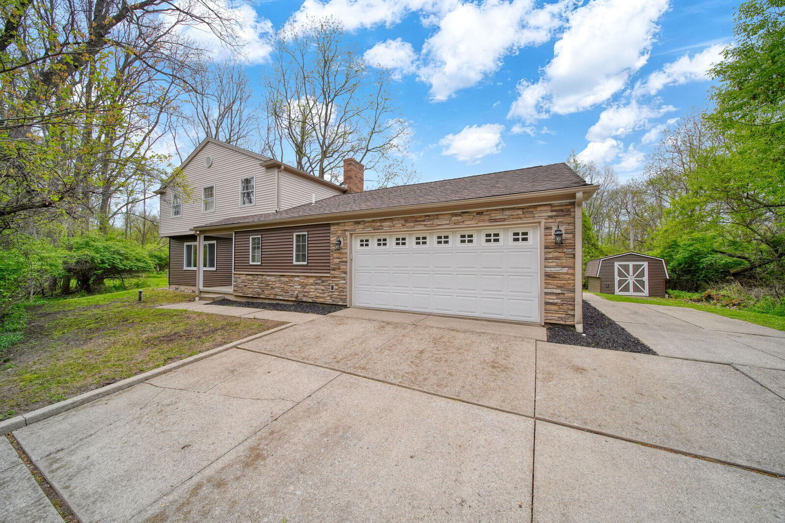 Property Photo:  2755 Robinson Road  MI 49203 