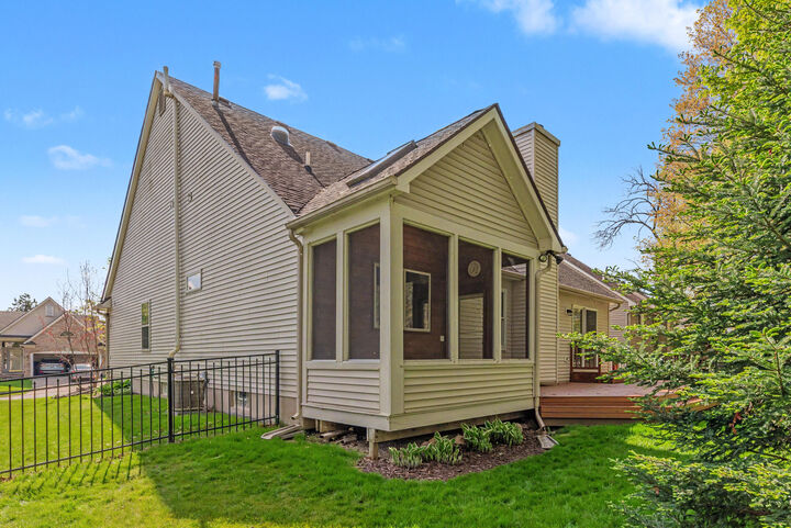 Property Photo:  3129 Earlmoore Lane  MI 48105 