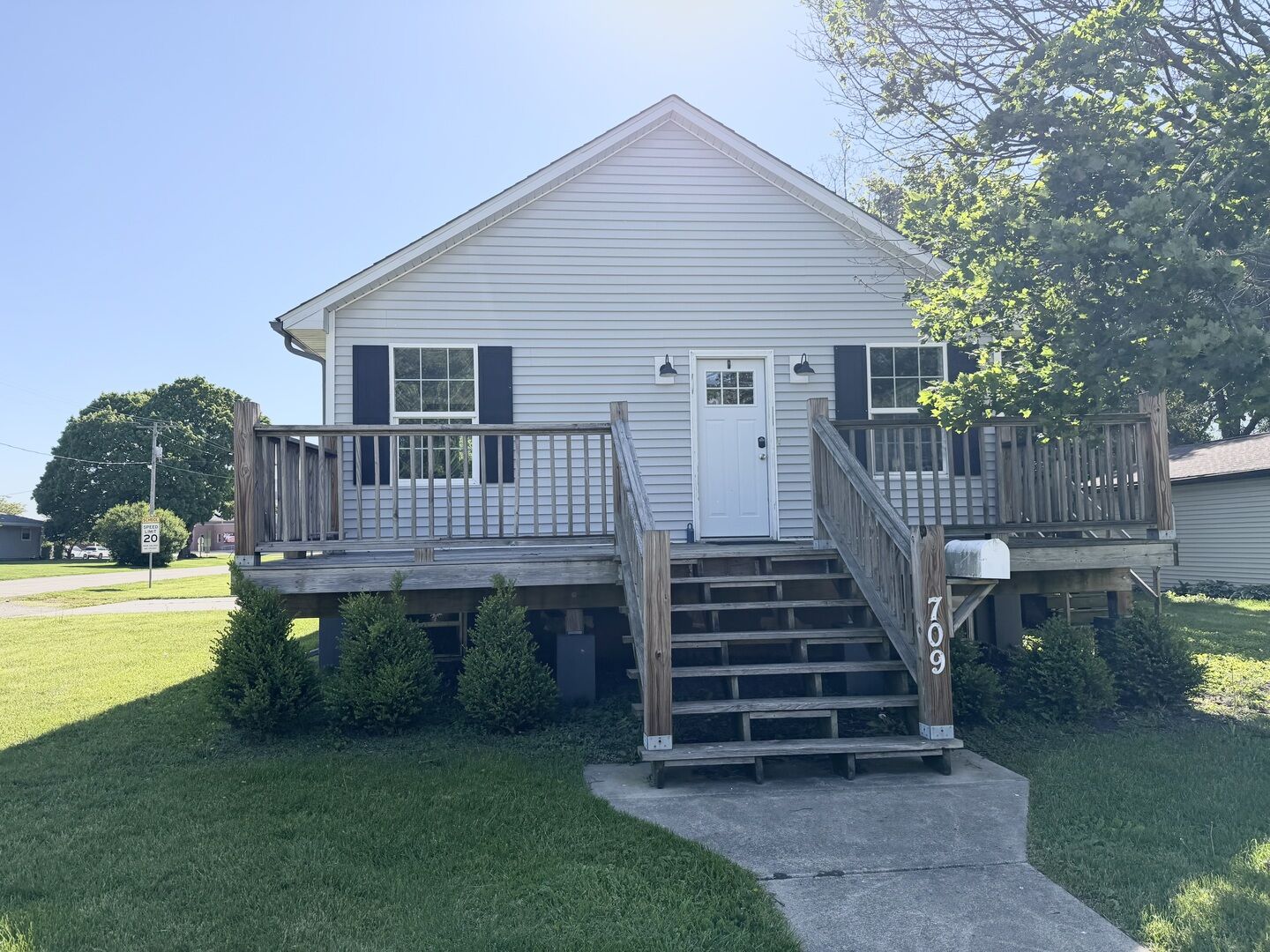 Property Photo: 709 N Mill Street IL 61752