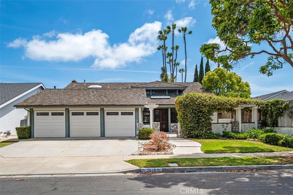Property Photo: 1815 Kinglet Court CA 92626