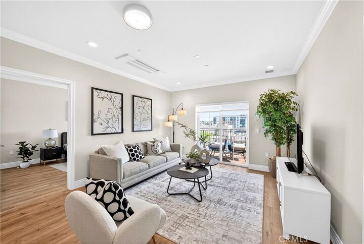 Property Photo: 944 S Serrano Avenue 306 CA 90006