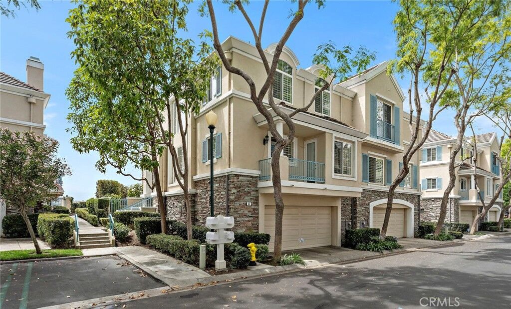 Property Photo:  44 Chandon  CA 92657 