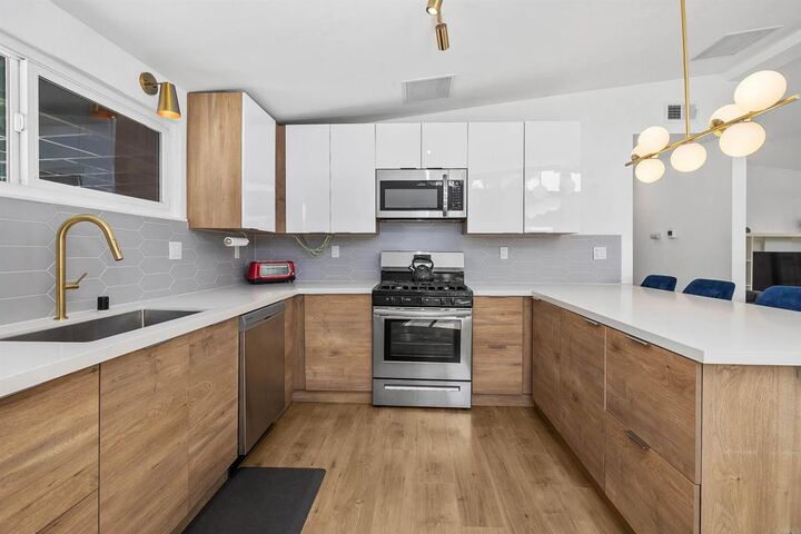 Property Photo: 3561 Tomahawk Lane CA 92117