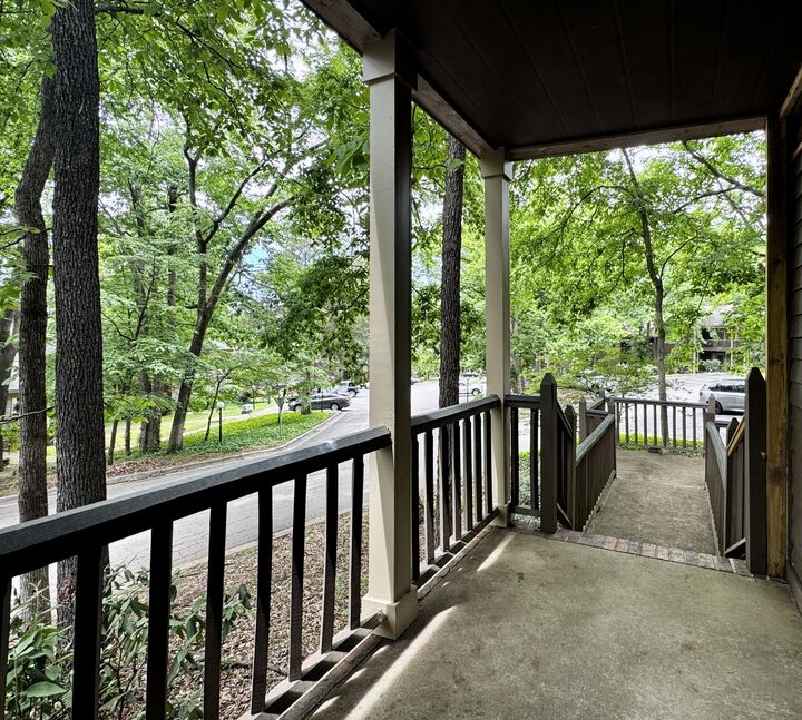 Property Photo:  2002 Greenwood Pl SW  AL 35802 