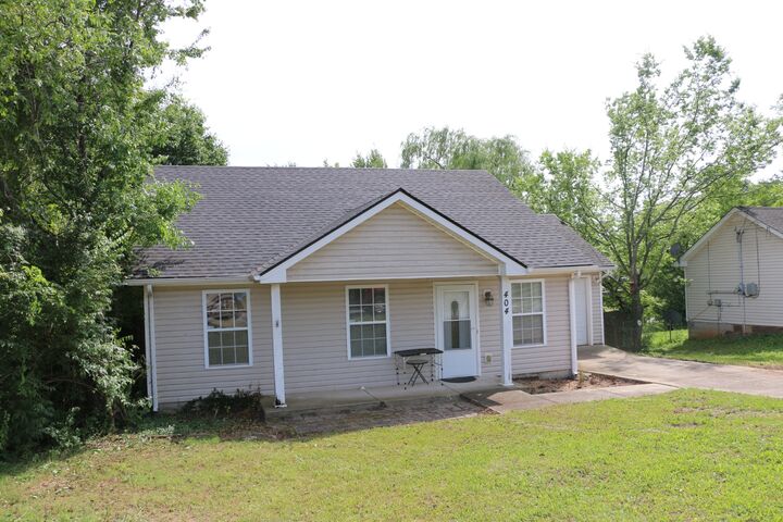 Property Photo:  404 Faulkner Dr  TN 37042 