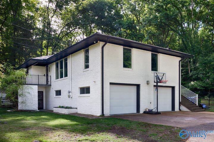 Property Photo:  702 Drake Avenue SE  AL 35801 